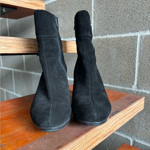 La Canadienne Suede heeled boots - Picture 3 of 8